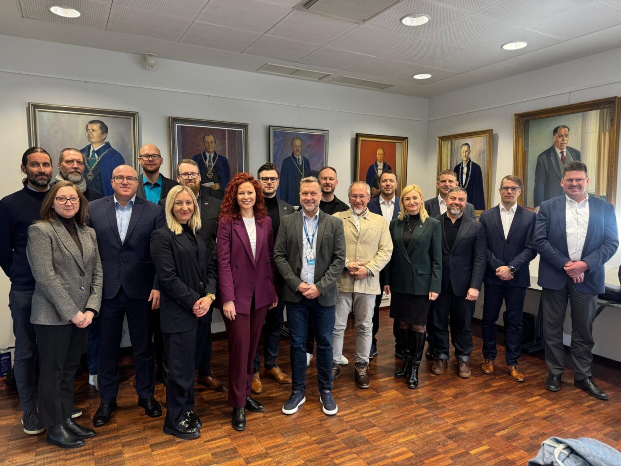 Latvian business delegation meets University of Oulu 6G Flagship team, April 2025